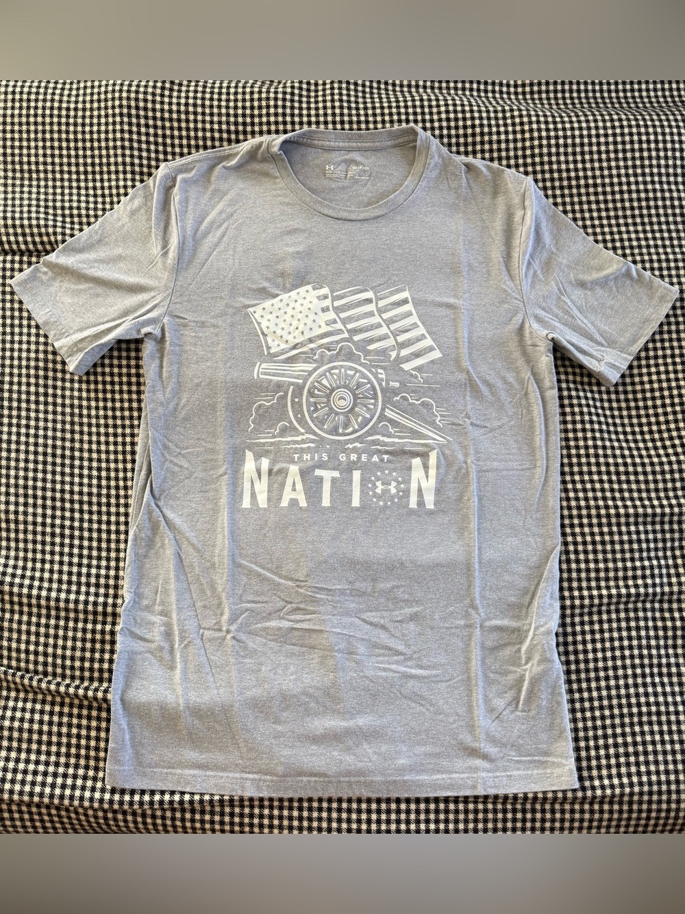 Under Armour Men's Light Gray Graphic 'This Great Nation' Short Sleeve Tee Sm.
